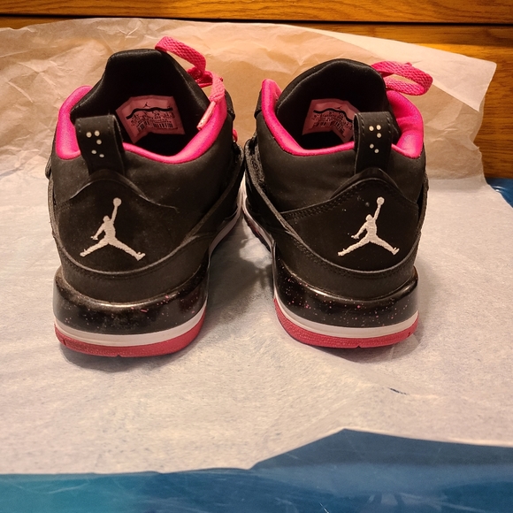 Jordans Black & Pink youth - Picture 3 of 7